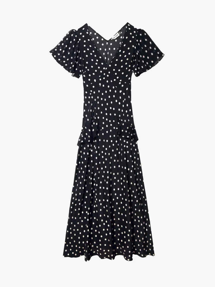 Chic Ensembles for Your 2026 Nuptial Attire 94