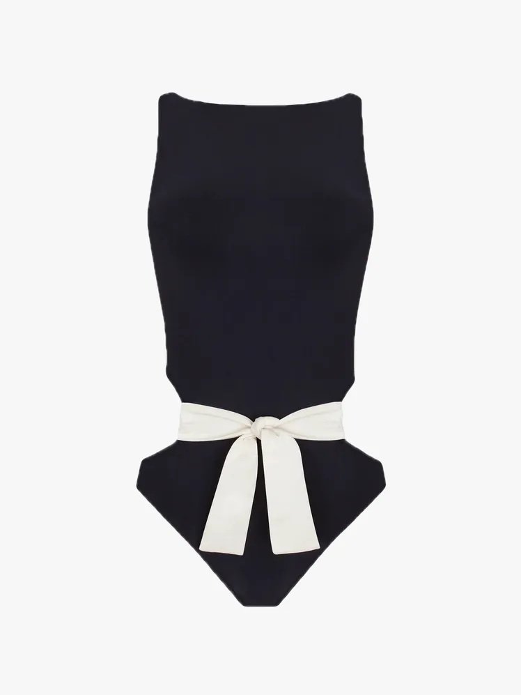 Timeless Summer Silhouettes: Enduring Resortwear Labels to Cherish Now 94