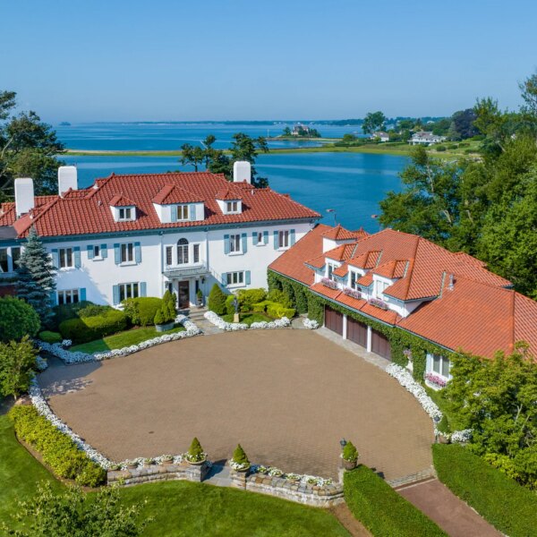 Gilded Shores: Kathie Lee Gifford’s Gilded Age Estate Surfaces at a $100 Million Confluence of Coastal Grandeur and Celebrity Legacy