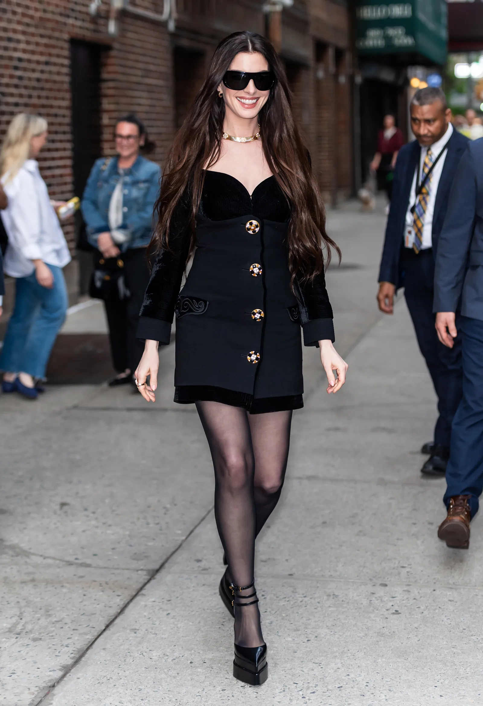 A-List Icons Rediscover Versace's Legendary Past 10 A-List Icons Rediscover Versace's Legendary Past 10