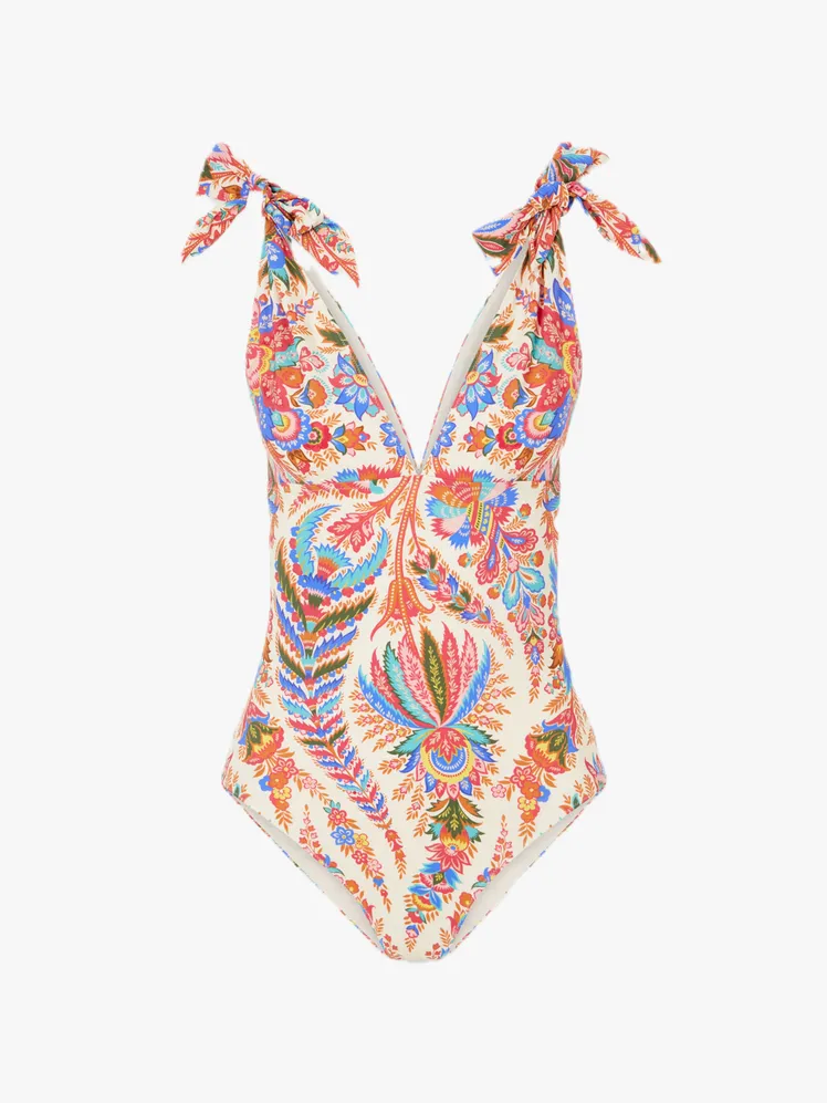 Timeless Summer Silhouettes: Enduring Resortwear Labels to Cherish Now 71