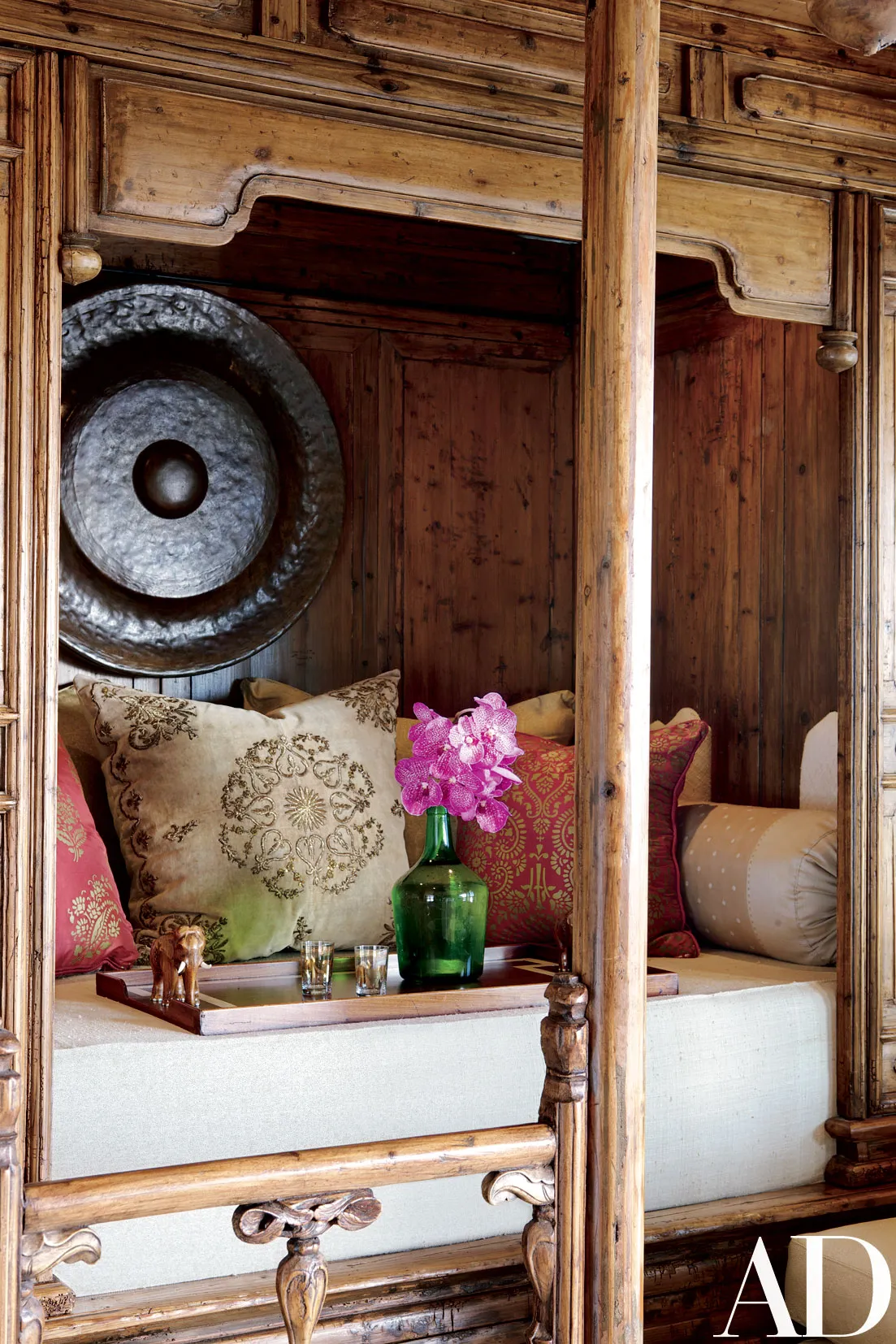 Cher's Timeless Los Angeles Abode: A Symphony of Glamour and Heritage 15 Cher's Timeless Los Angeles Abode: A Symphony of Glamour and Heritage 13