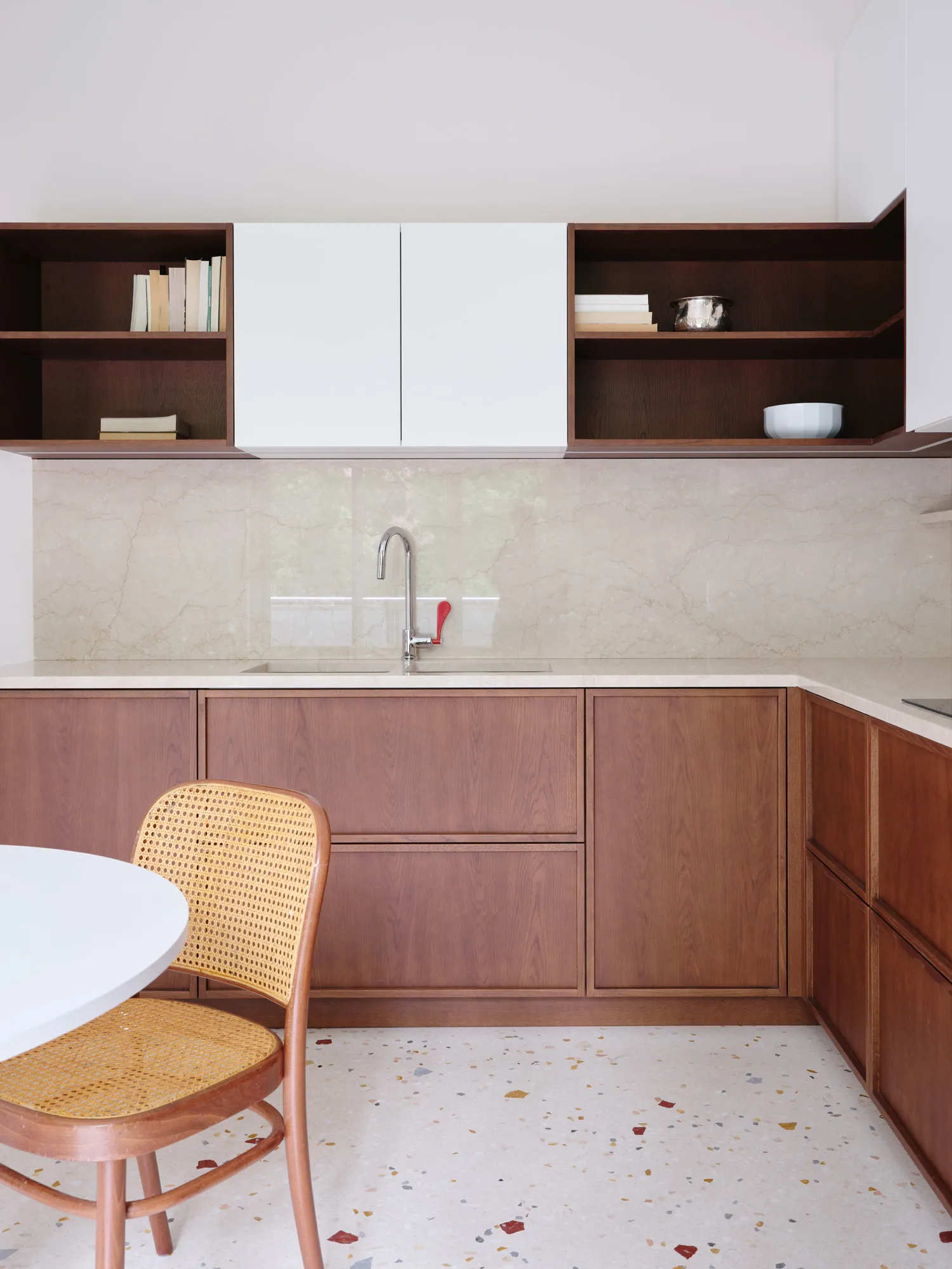Milanese Bloom: Where Blush Marble Meets Springtime Serenity 34