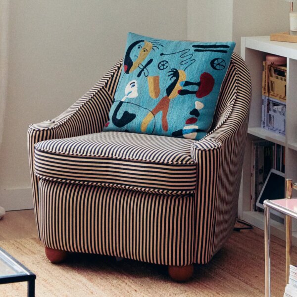 Business Style news 114 Sanctuaries of Sedentary Sophistication: Curated Comfort for the Discerning Reader