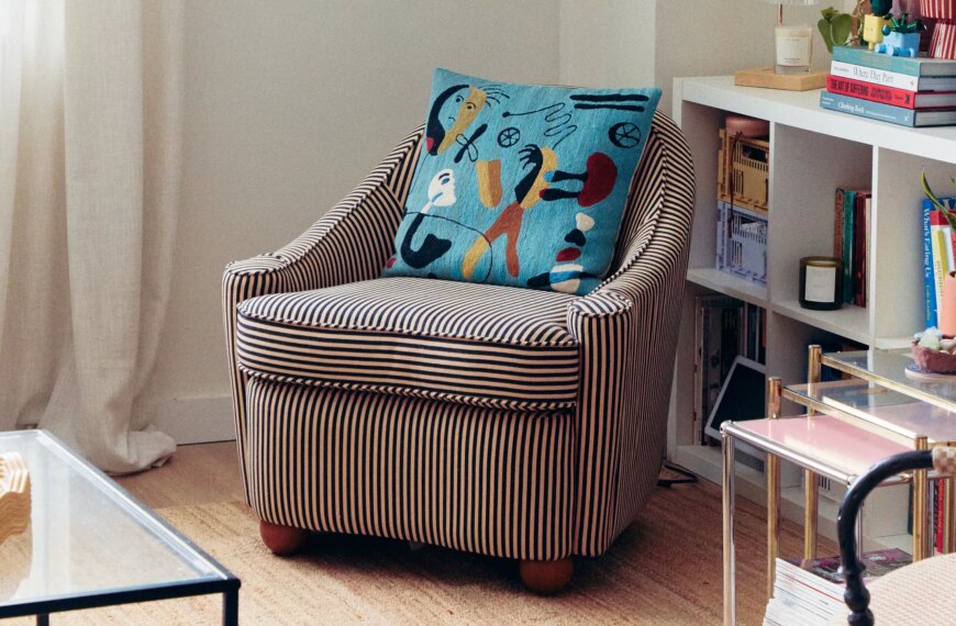 Business Style news 133 Sanctuaries of Sedentary Sophistication: Curated Comfort for the Discerning Reader