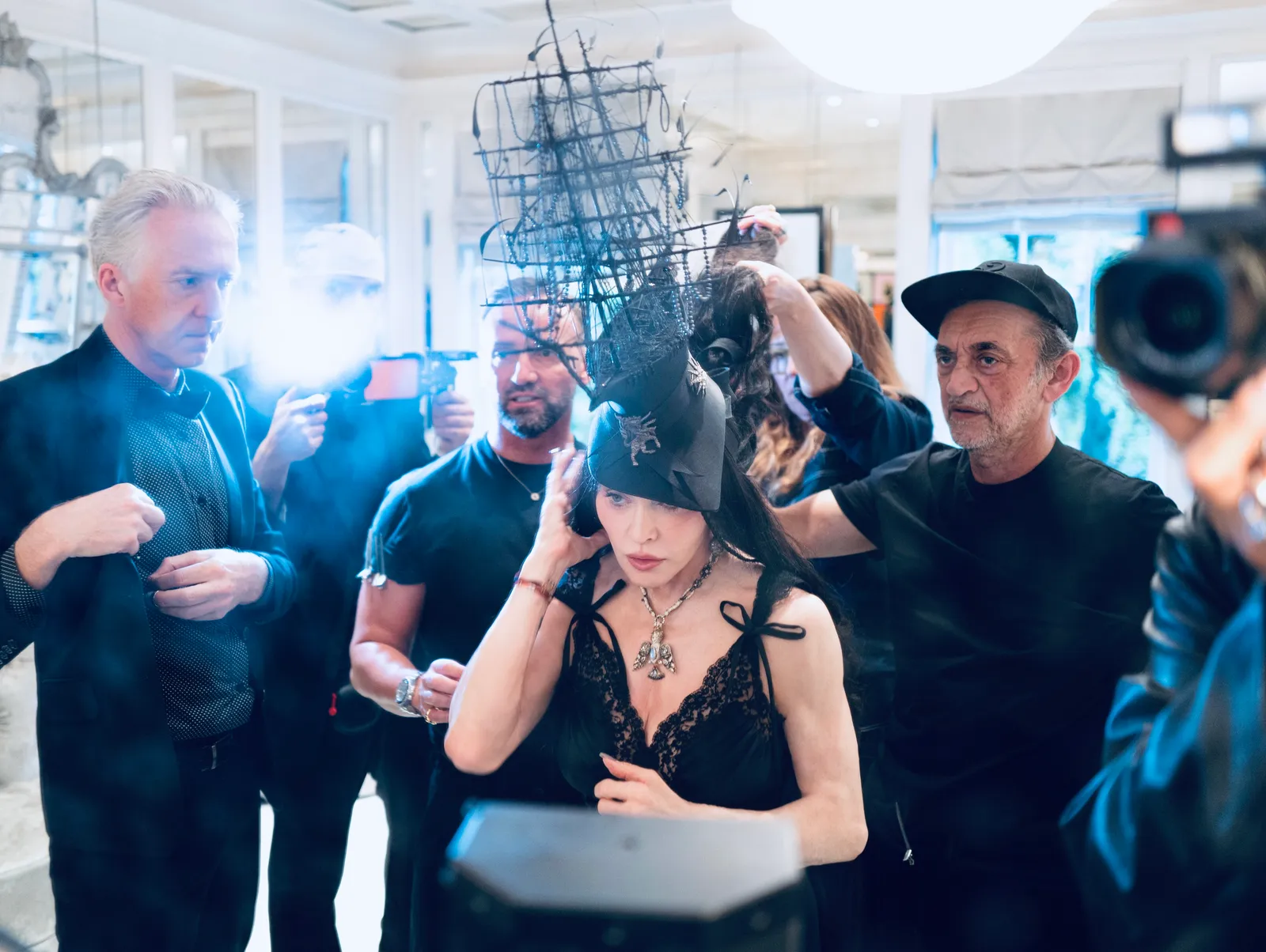 The Met Gala Honors Isabella Blow's Spirit with a Nautical Masterpiece 10