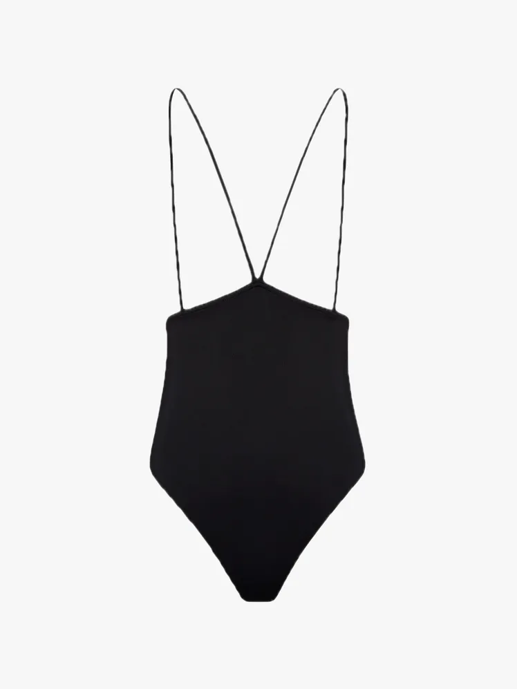 Timeless Summer Silhouettes: Enduring Resortwear Labels to Cherish Now 93