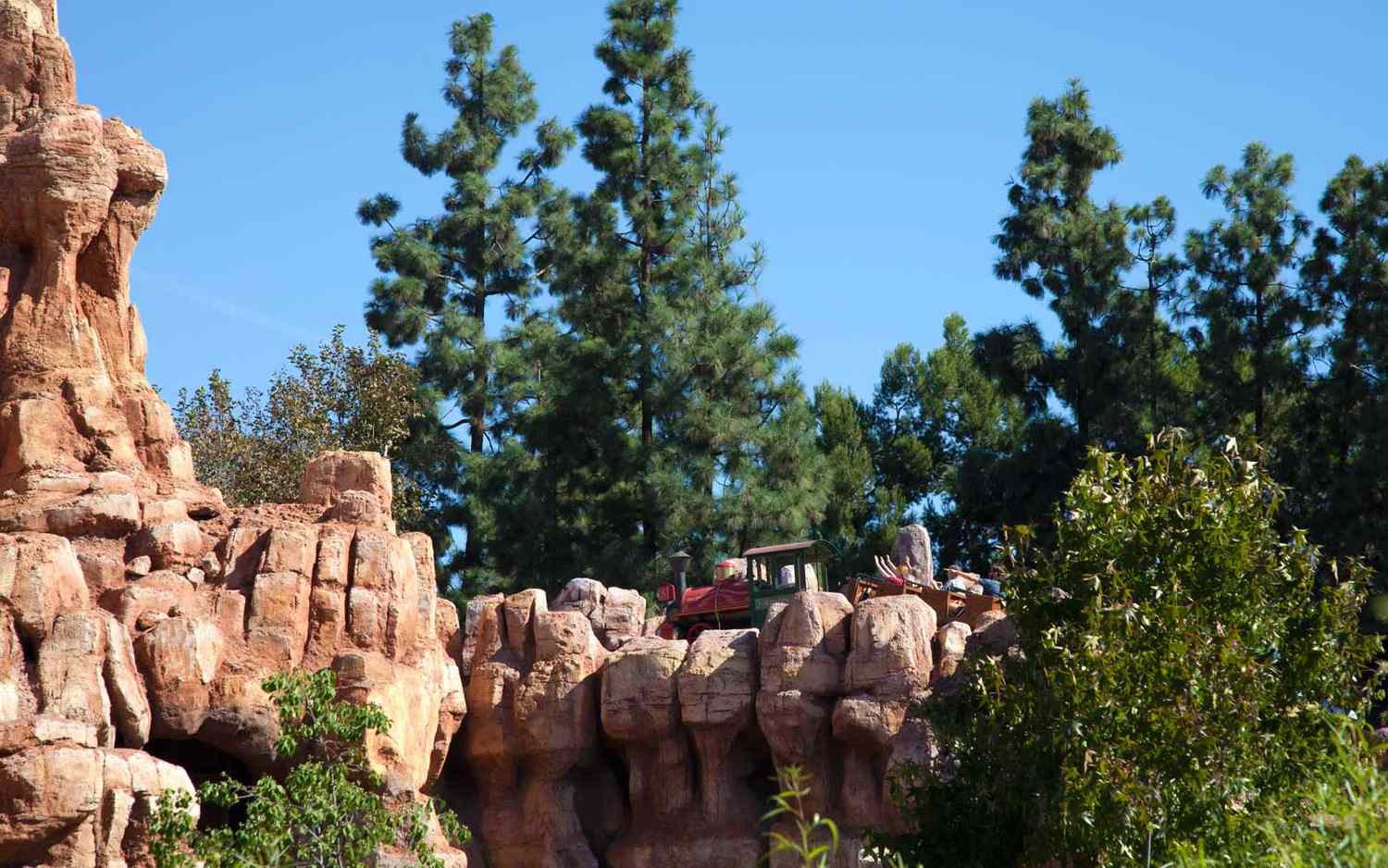 Beyond the Gates: Disneyland's Elite Thrills, Unveiled. 40
