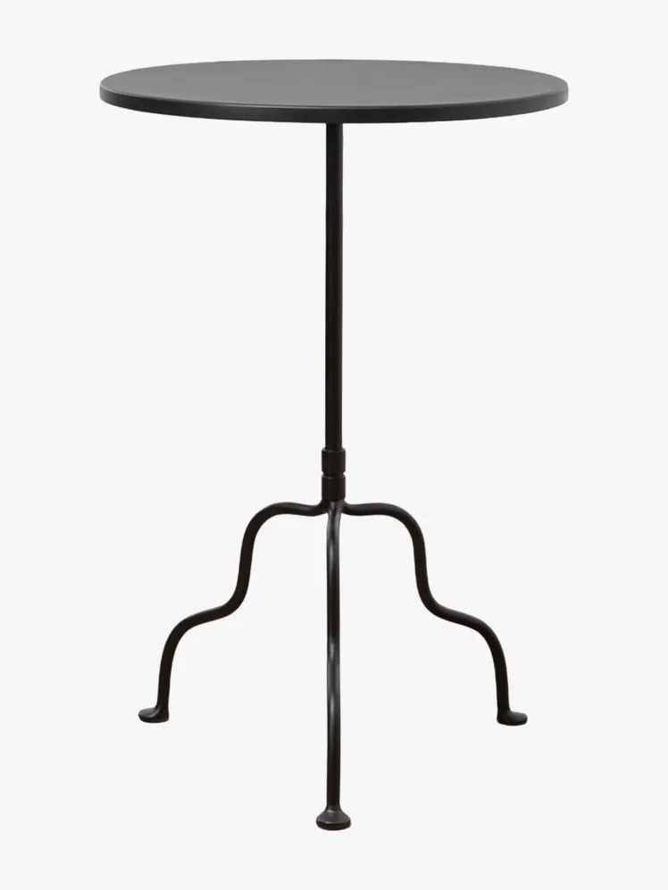 Sanctuaries of Sedentary Sophistication: Curated Comfort for the Discerning Reader 33