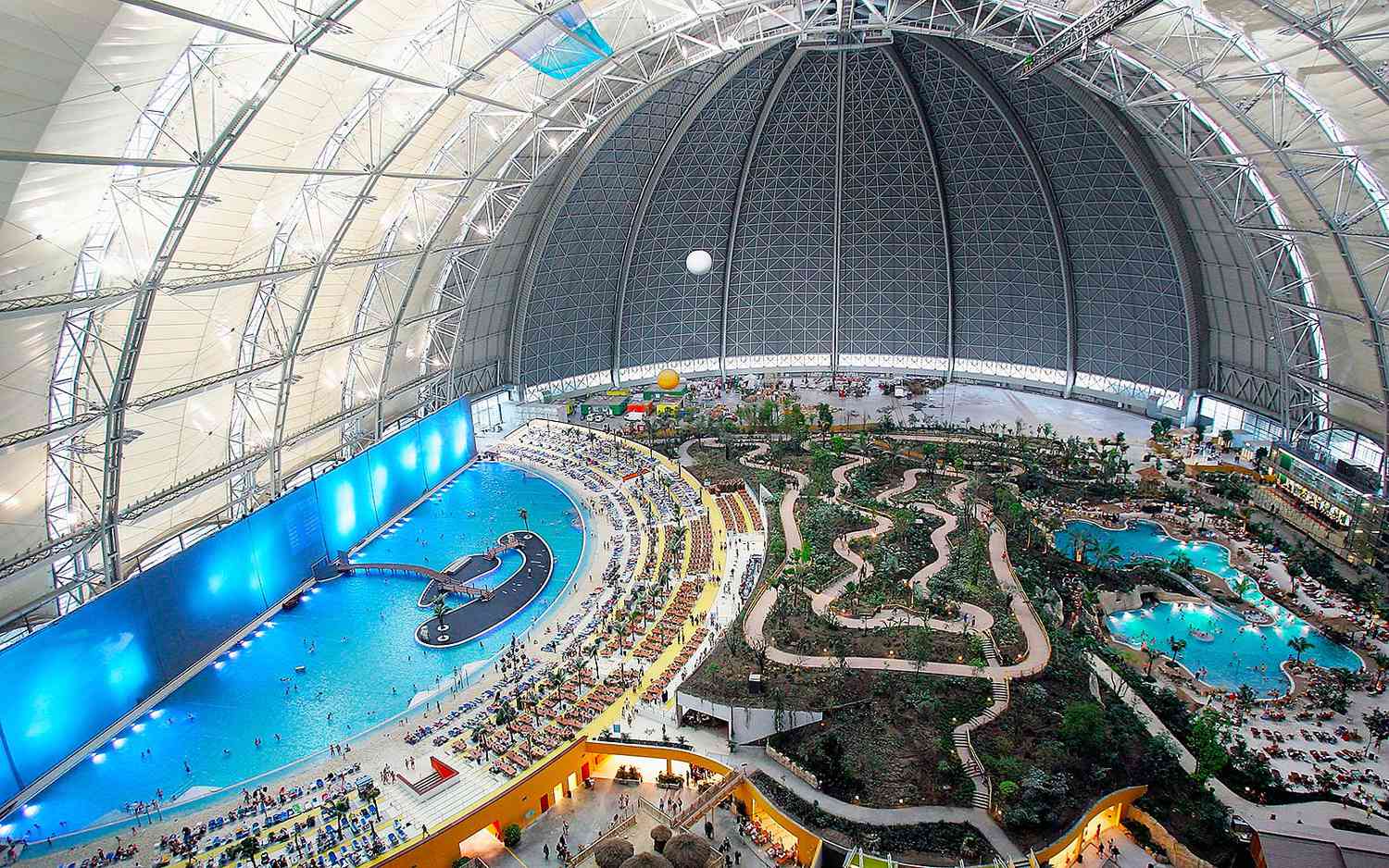 Dive into Dubai: A Realm of Aquatic Grandeur Awaits 3