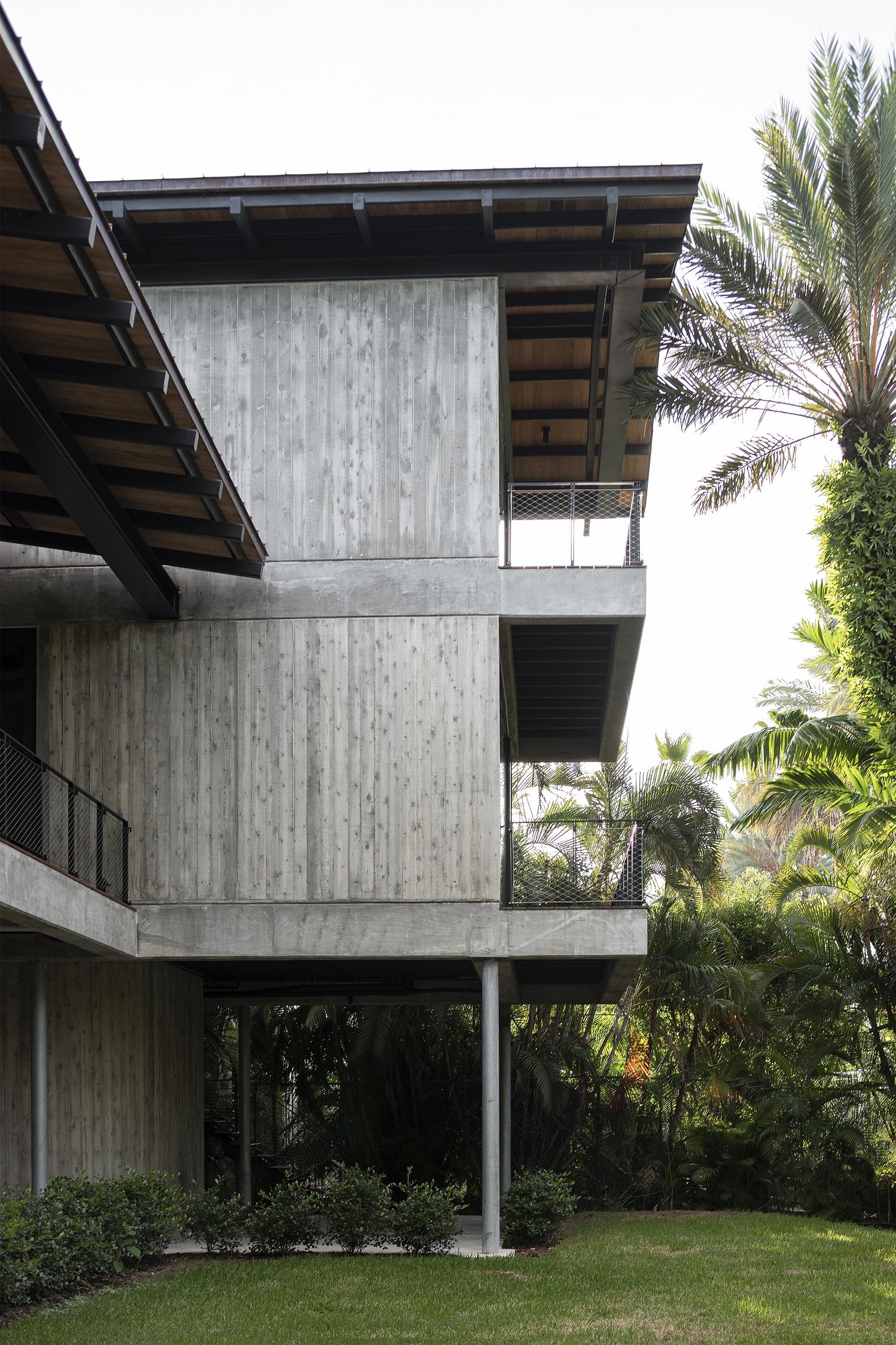 Brillhart Architecture: Designing Florida's Future Homes for a New Generation of Leaders 13