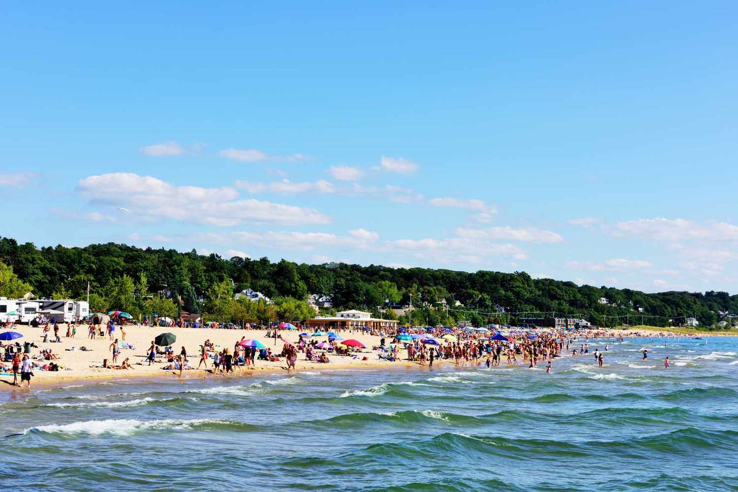 America's Emerald Shores: Beyond the Horizon's Pristine American Coasts 35
