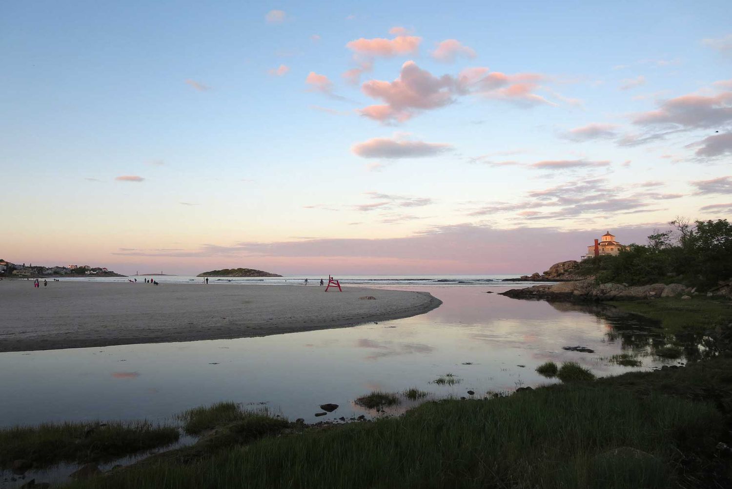 America's Emerald Shores: Beyond the Horizon's Pristine American Coasts 39