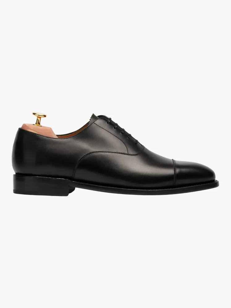 The Sharpest Shoe Pairings for Your Gray Suit 9