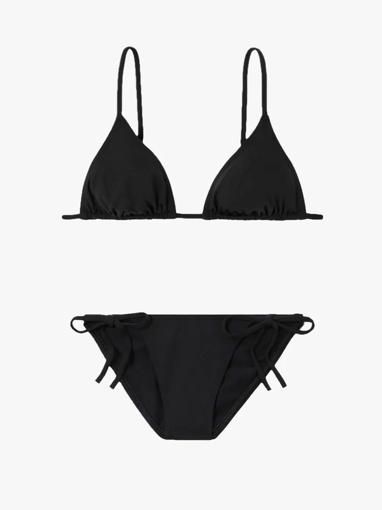 Timeless Summer Silhouettes: Enduring Resortwear Labels to Cherish Now 82