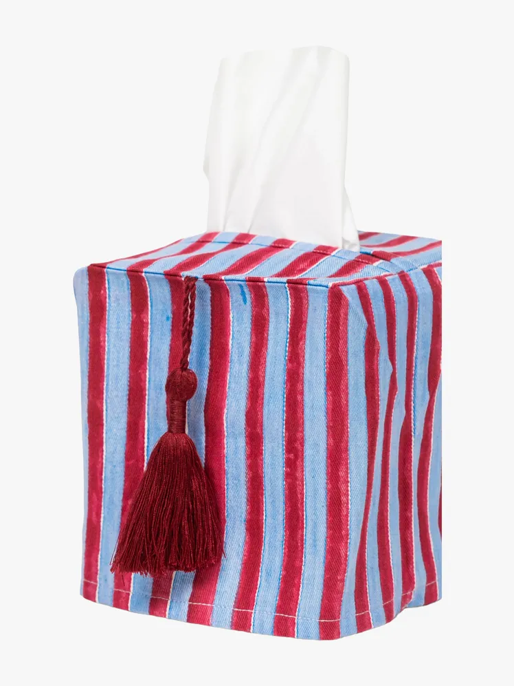 Heirloom Elegance: Bespoke Covers for the Discerning Dwelling 21