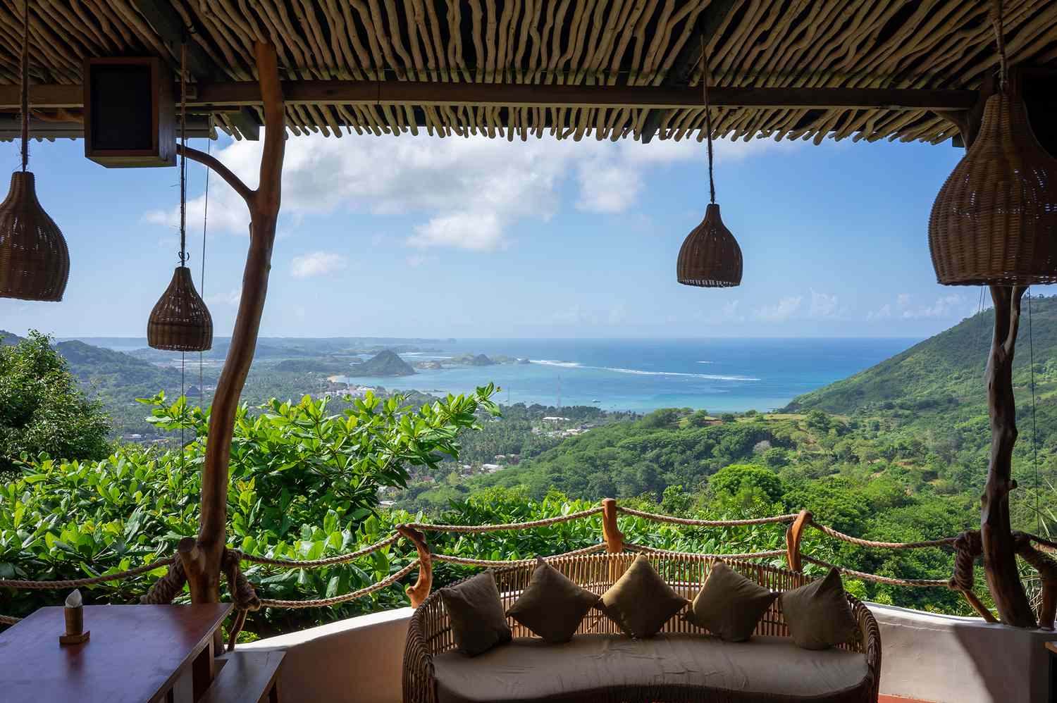 **The Savvy Globetrotter's Guide: Unlocking Global Adventures on a Curator's Budget** 8