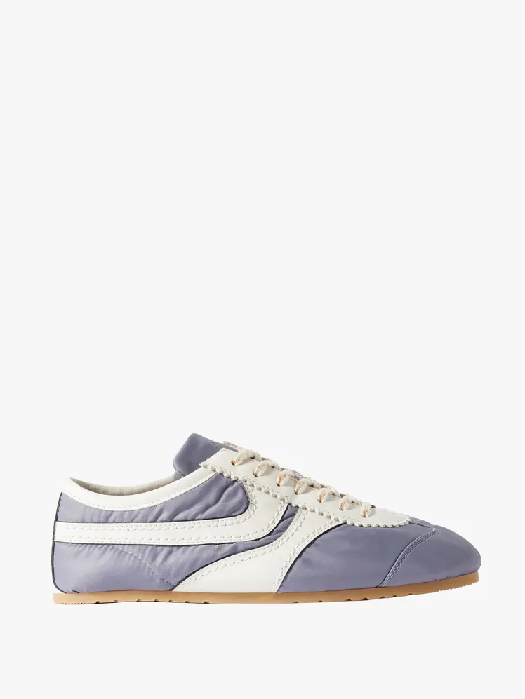 Effortless Summertime Style: Curated Sneaker Ensembles for Endless Season Appeal 68