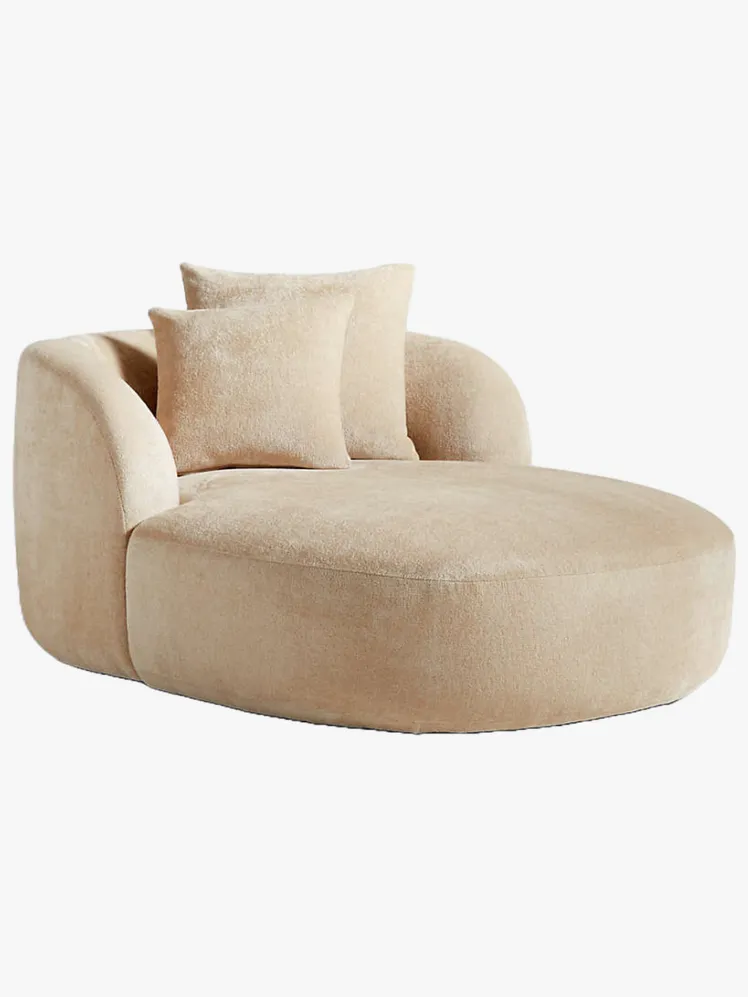 Sanctuaries of Sedentary Sophistication: Curated Comfort for the Discerning Reader 44