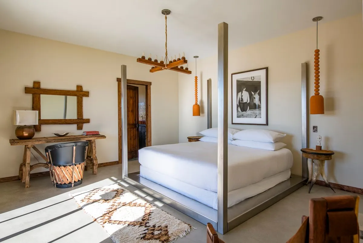 Pioneertown's Palatial Retreat: Where Heritage Meets Hedonistic Design 17