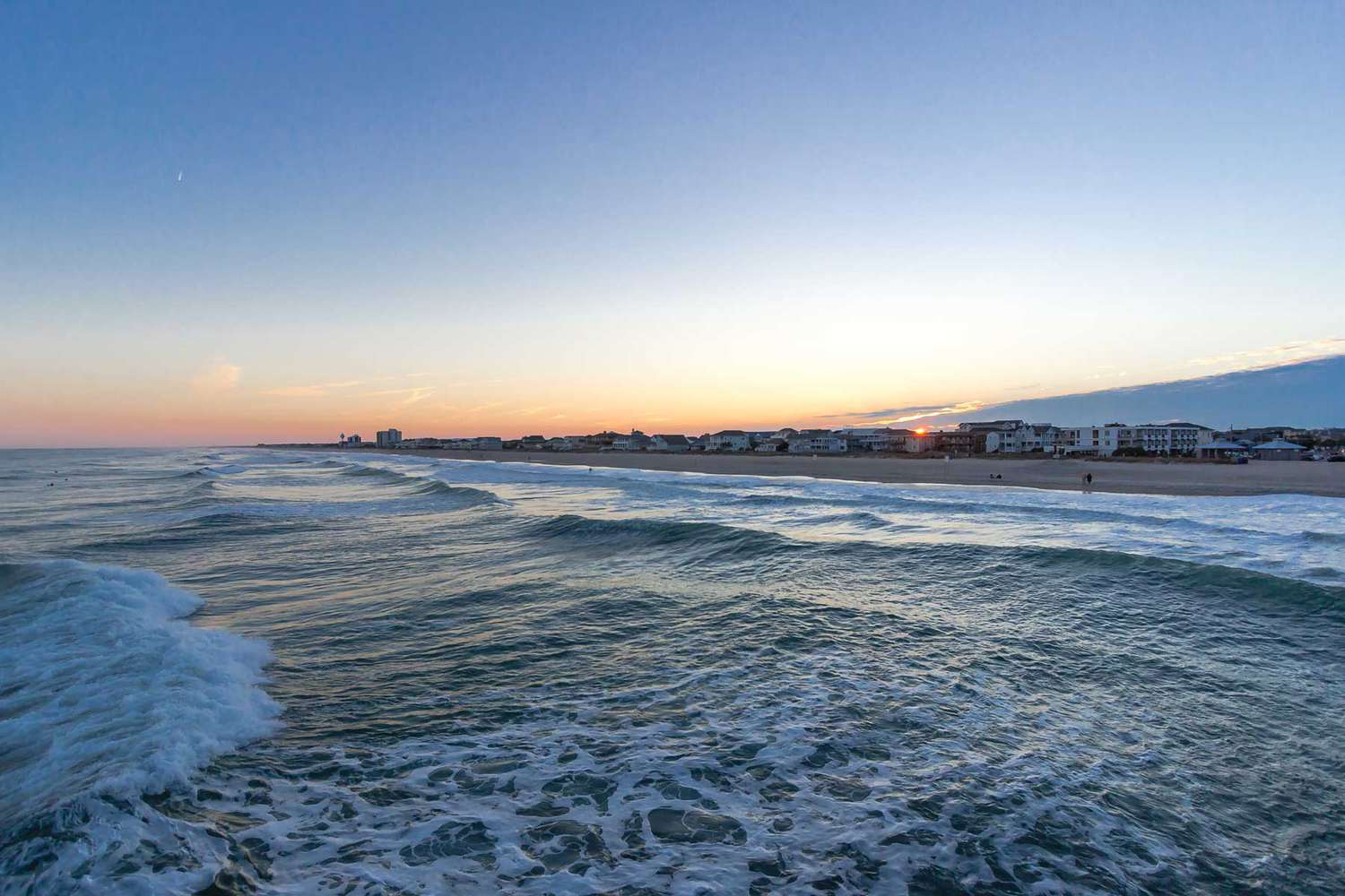 America's Emerald Shores: Beyond the Horizon's Pristine American Coasts 34