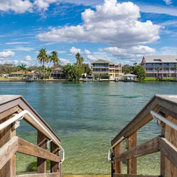 Florida’s Gilded Coast: Where Opulence Meets the Ocean’s Edge