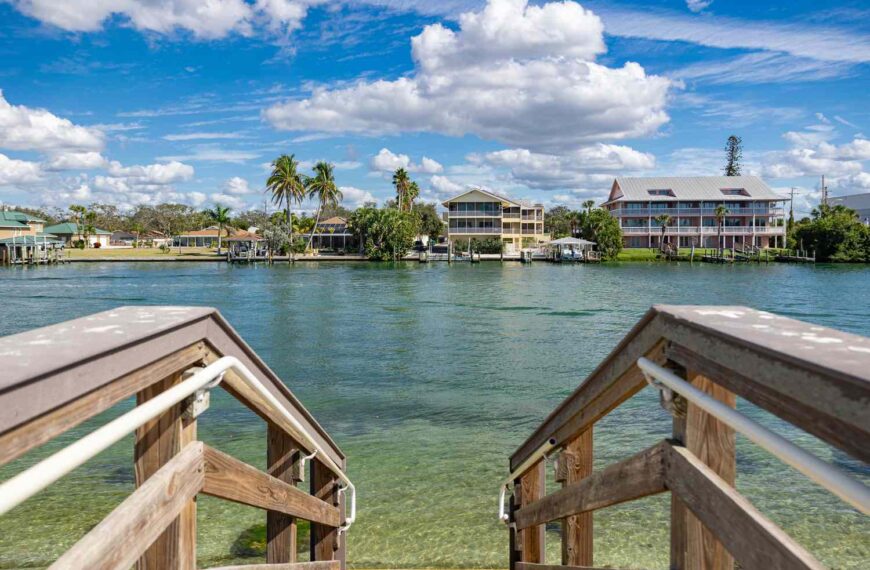 Florida’s Gilded Coast: Where Opulence Meets the Ocean’s Edge