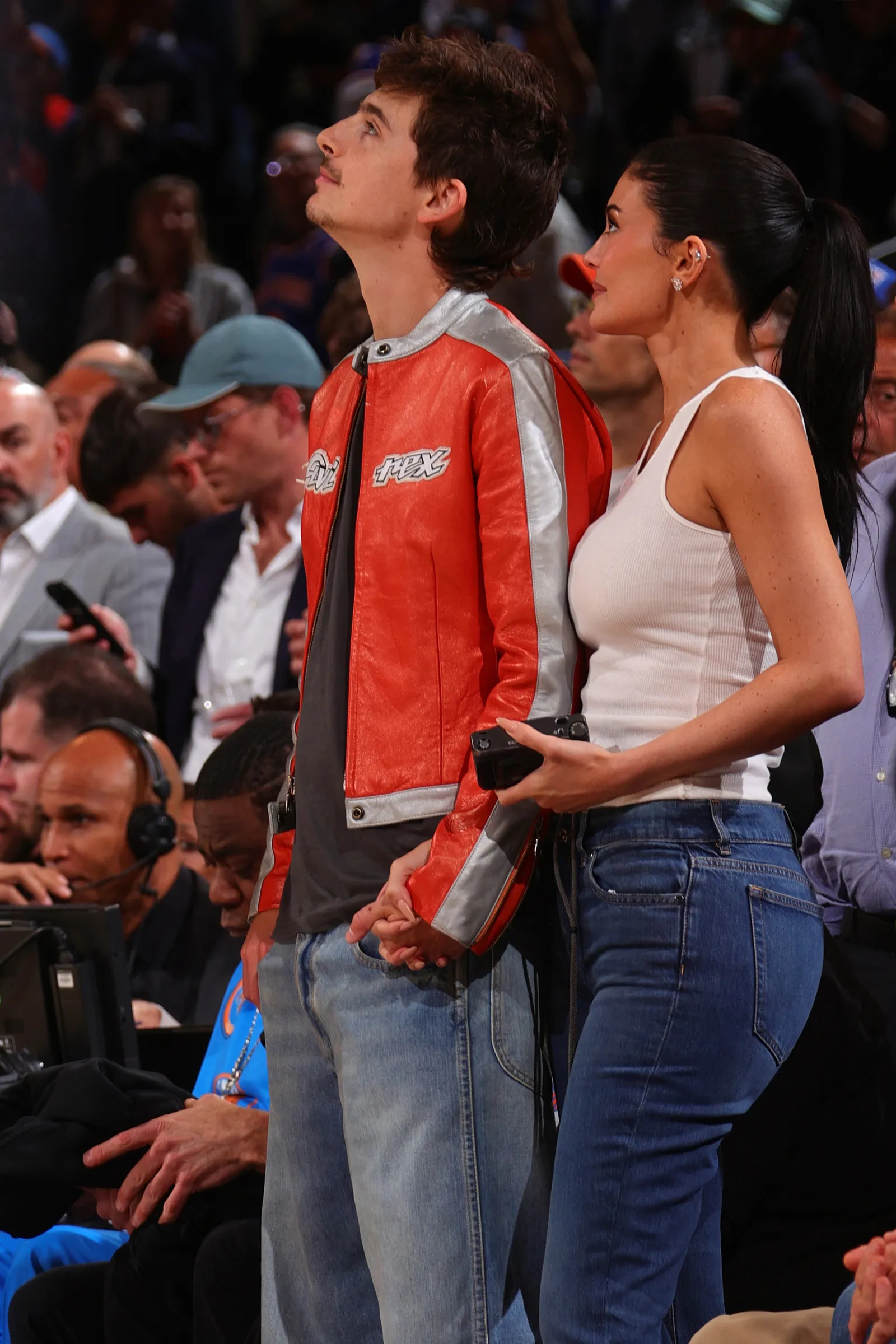 Kylie Jenner Channels Knicks Chic with a Birkin Twist 6