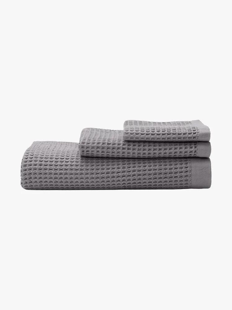 Woven Legacies: Indulge in the Tactile Artistry of Elite Bath Linens 3