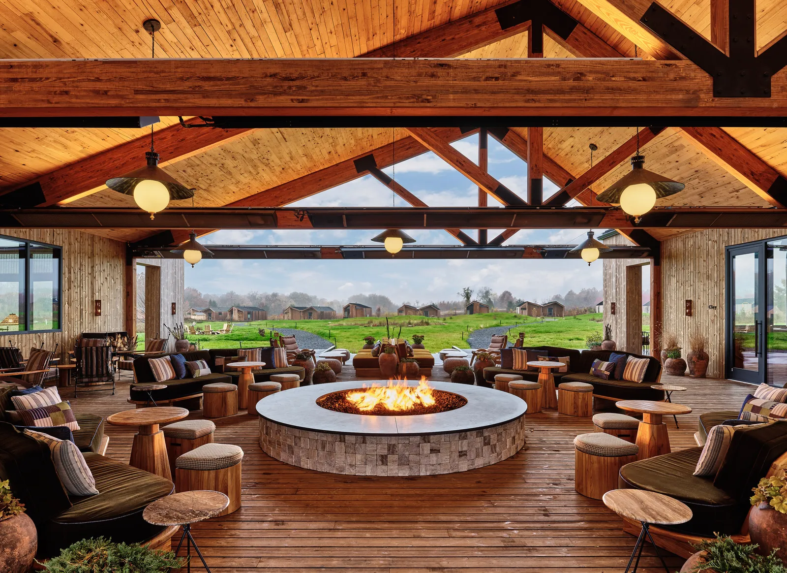 Upstate Escapes: Where Heritage Meets Horizon in Elite Cabin Sanctuaries 9 Upstate Escapes: Where Heritage Meets Horizon in Elite Cabin Sanctuaries 9