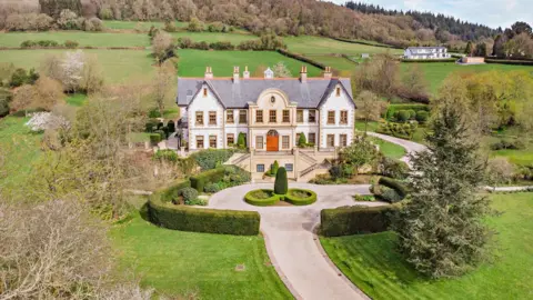 From Screen to Sale: Dyer's Cinematic Abode Reimagines Celebrity Real Estate 7