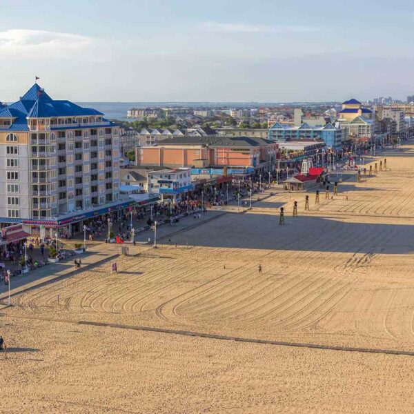 America’s Emerald Shores: Beyond the Horizon’s Pristine American Coasts