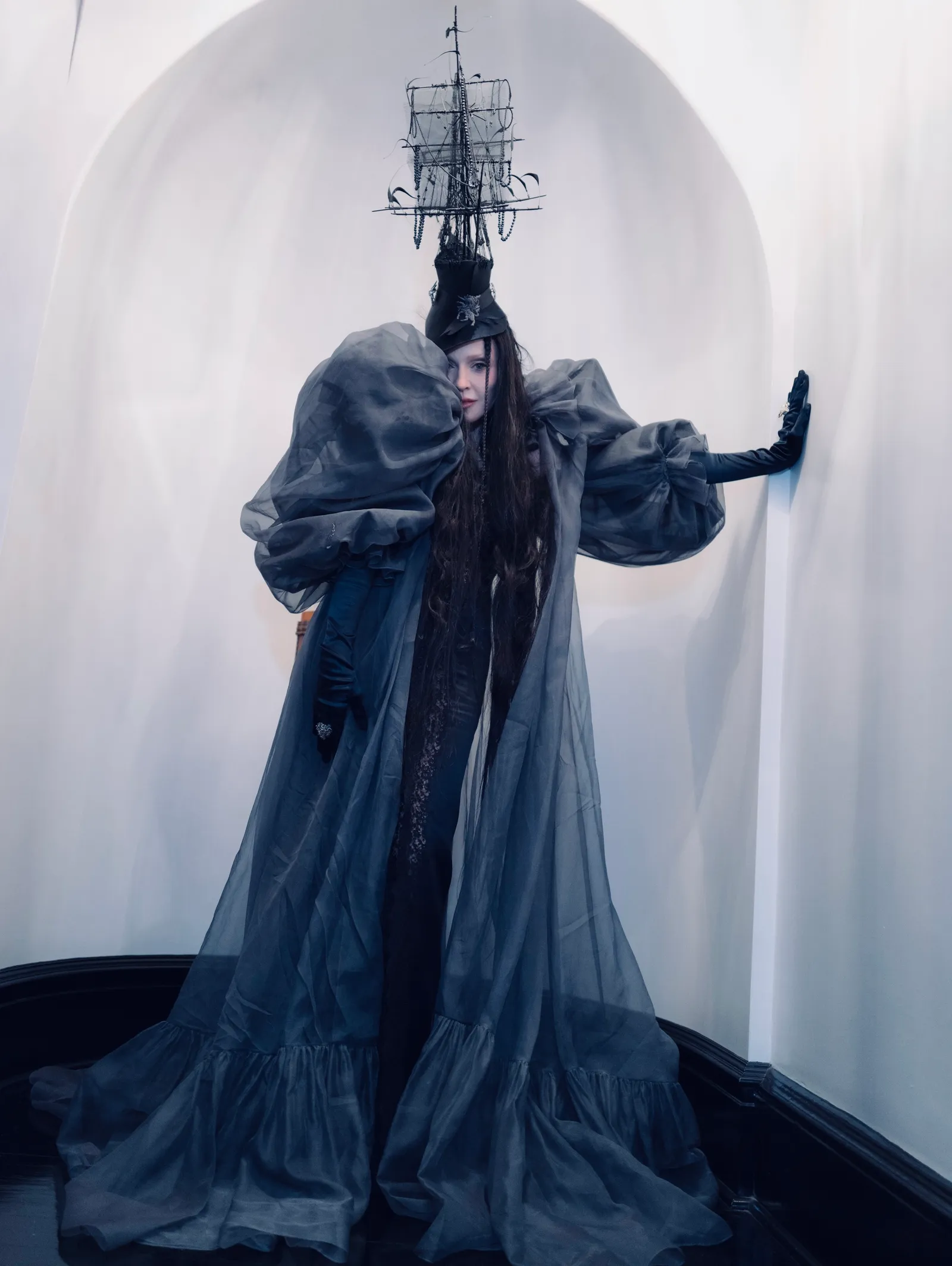 The Met Gala Honors Isabella Blow's Spirit with a Nautical Masterpiece 13
