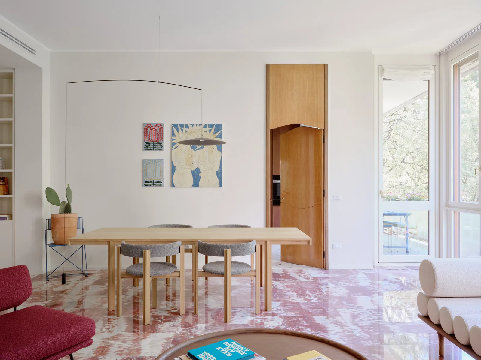 Milanese Bloom: Where Blush Marble Meets Springtime Serenity 27