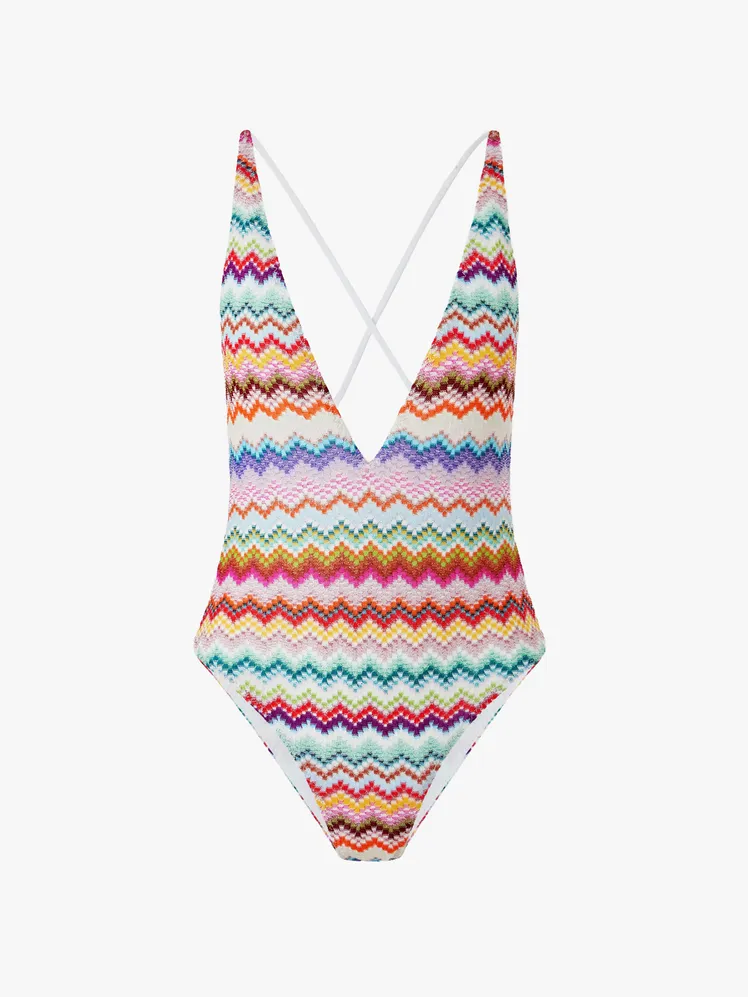Timeless Summer Silhouettes: Enduring Resortwear Labels to Cherish Now 58
