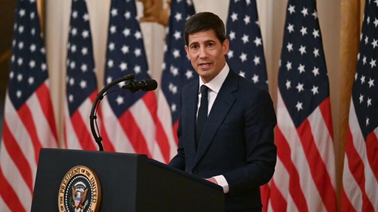 Fed Leadership Shift: Warsh Foresees Deeper Wall Street Regulatory Overhaul 1