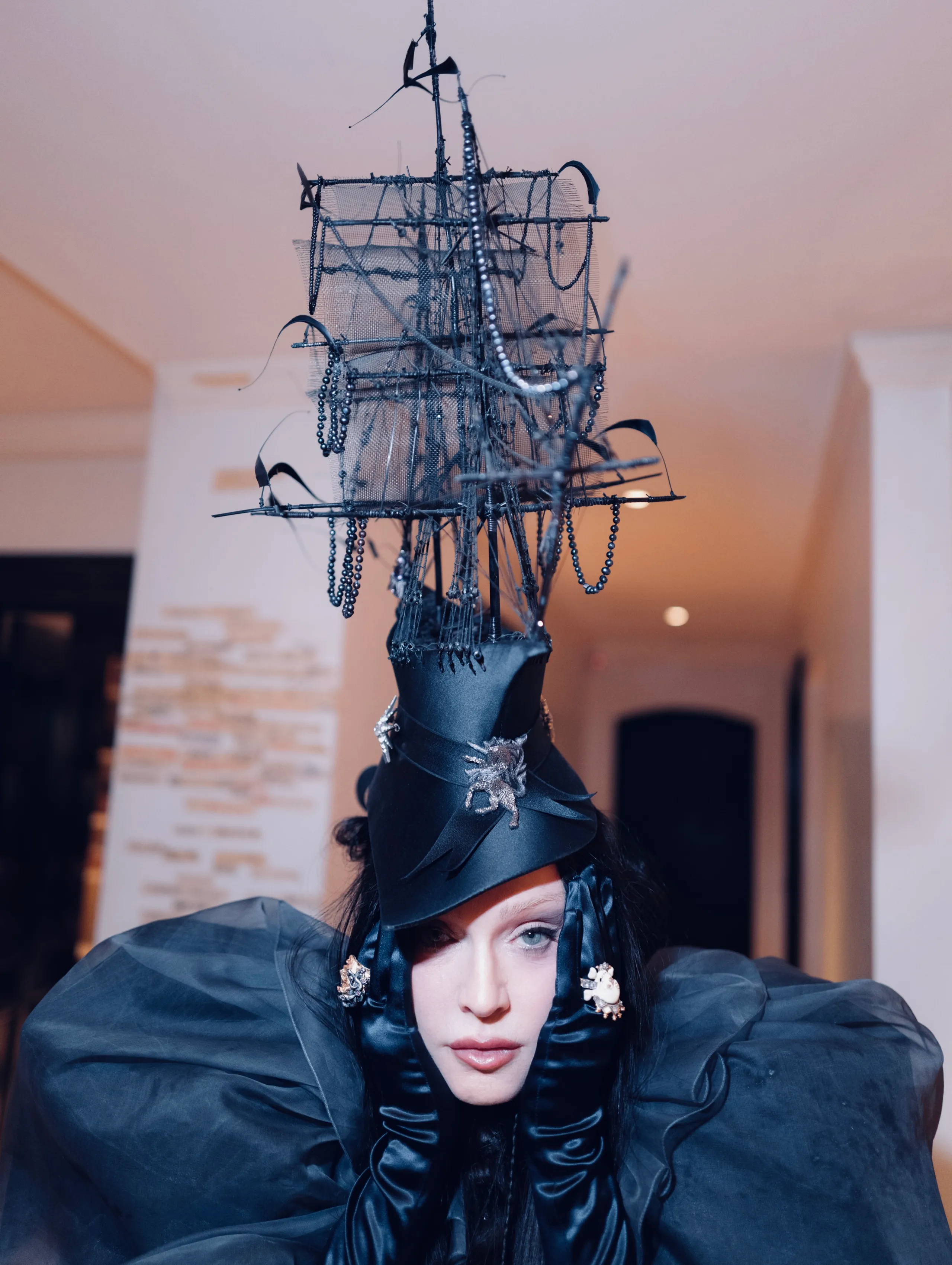 The Met Gala Honors Isabella Blow's Spirit with a Nautical Masterpiece 8