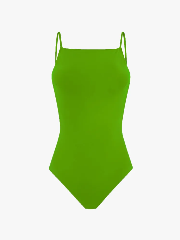 Timeless Summer Silhouettes: Enduring Resortwear Labels to Cherish Now 96
