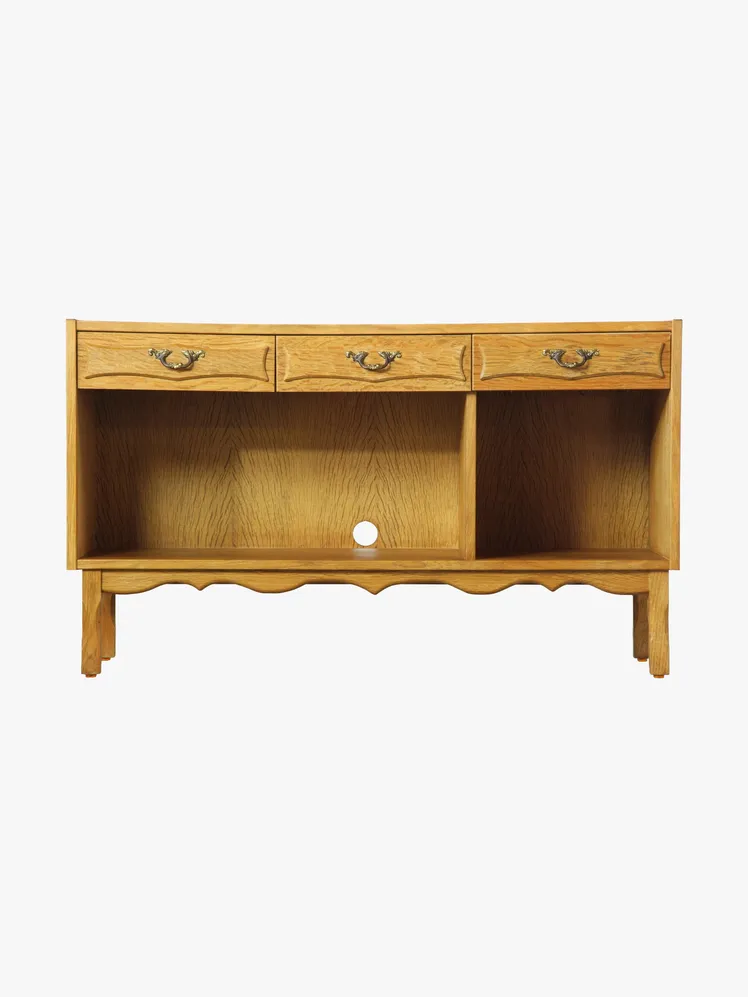 Echoes of Elegance: 24 Curated Rarities for the Discerning Collector 23