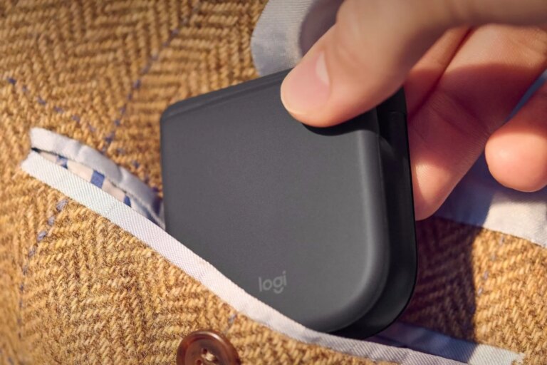 Logitech's Foldable Mouse: A Superior Laptop Trackpad Alternative 29