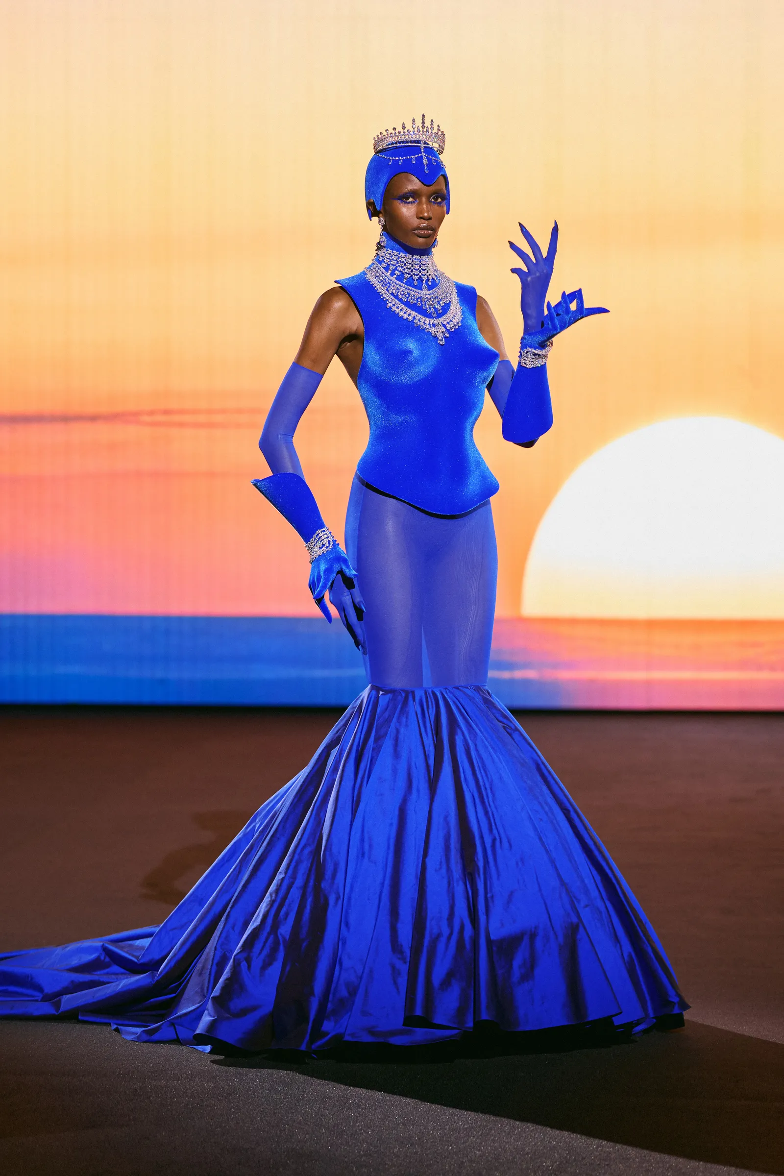 Cannes Glow: Lizzo Dares to Dazzle with a Decolletage Necklace 9 Cannes Glow: Lizzo Dares to Dazzle with a Decolletage Necklace 9