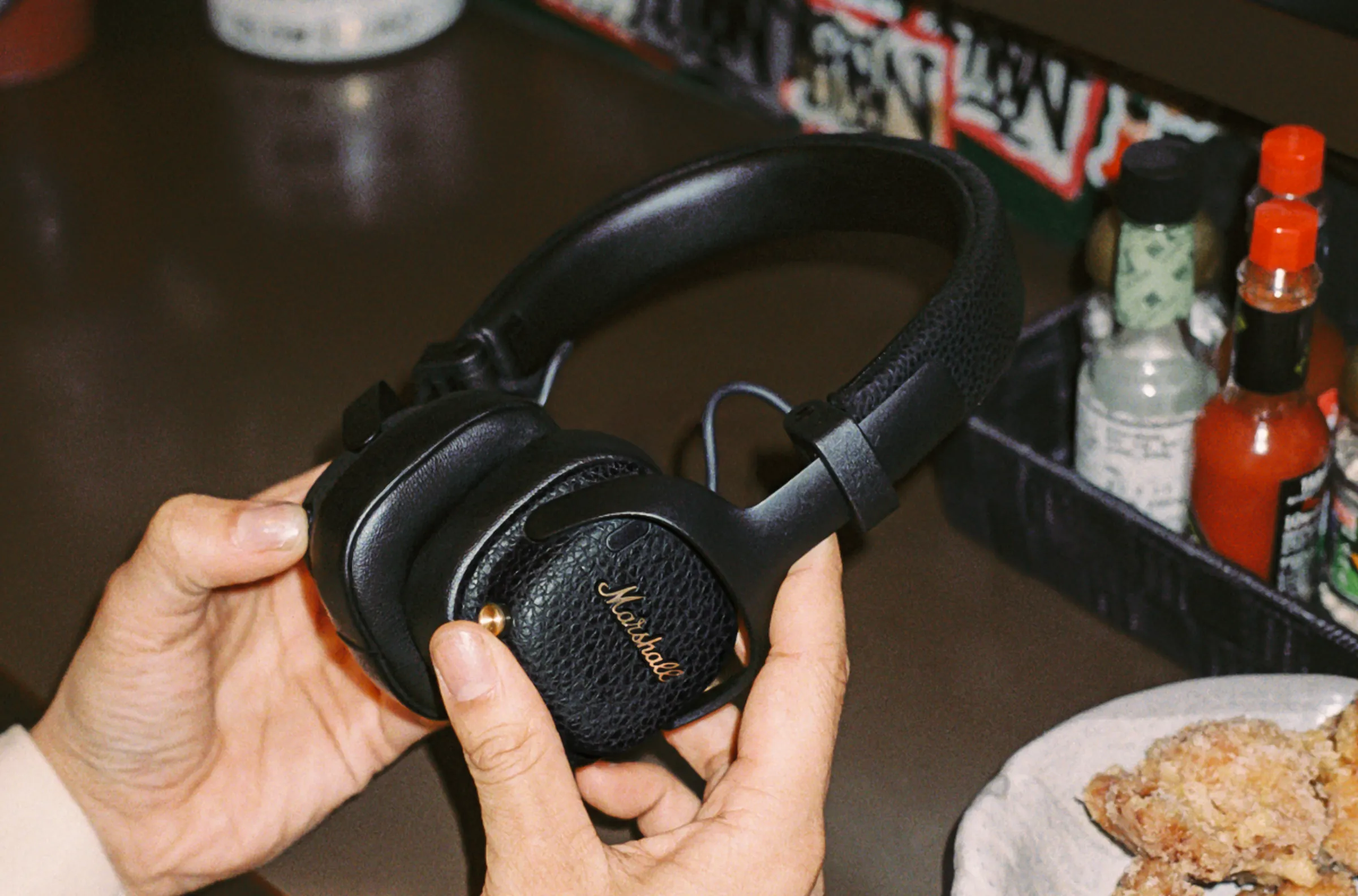 Marshall Reintroduces Active Noise Cancellation to Compact On-Ear Wireless Headphones 3