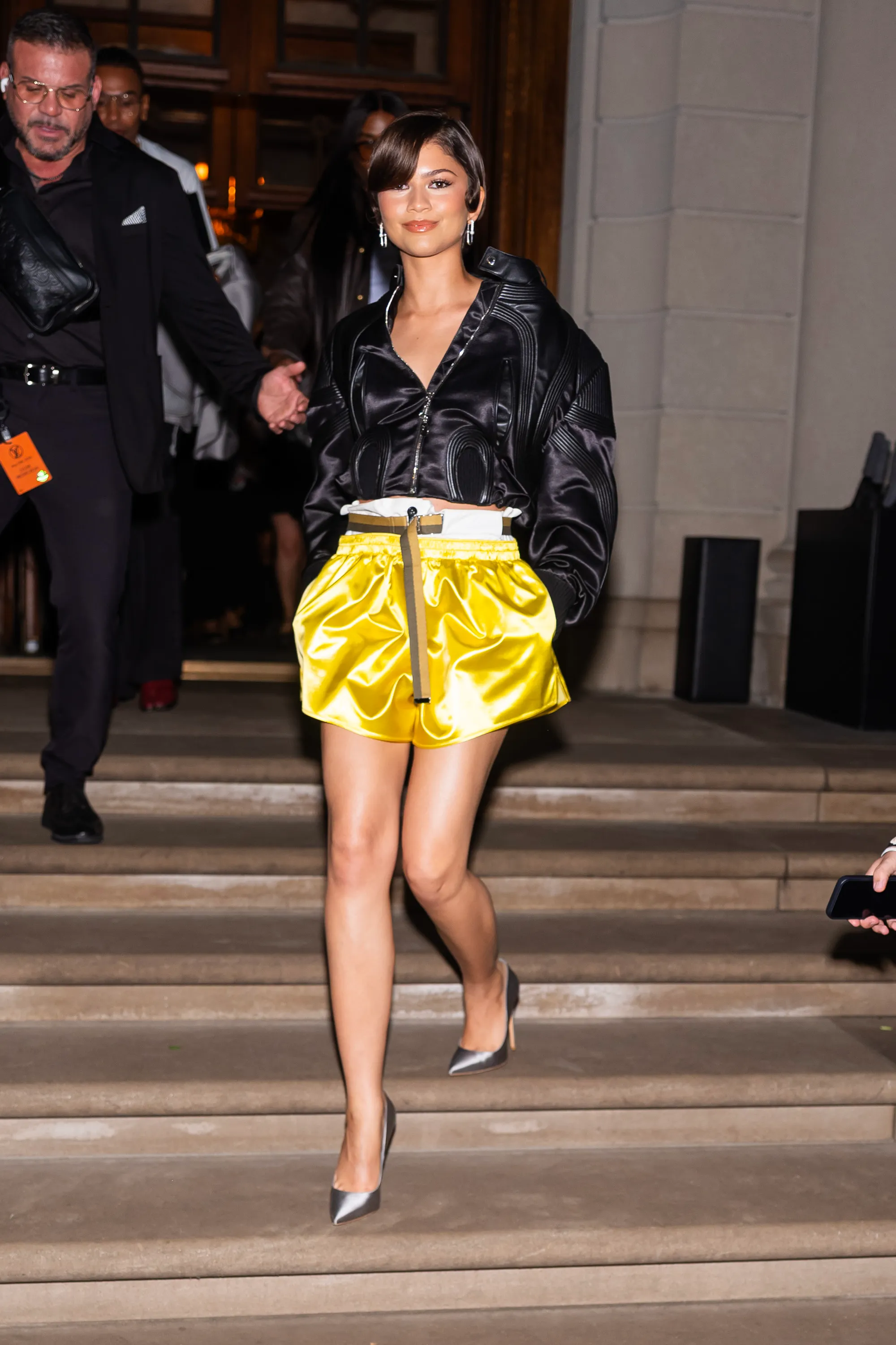 Zendaya's Resort 2027 Enthusiasm: A Louis Vuitton Ensemble to Cherish 5