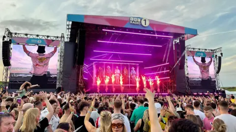 Brighton's Sonic Awakening: Big Weekend Ignites with Fatboy Slim's Electrifying Overture 6