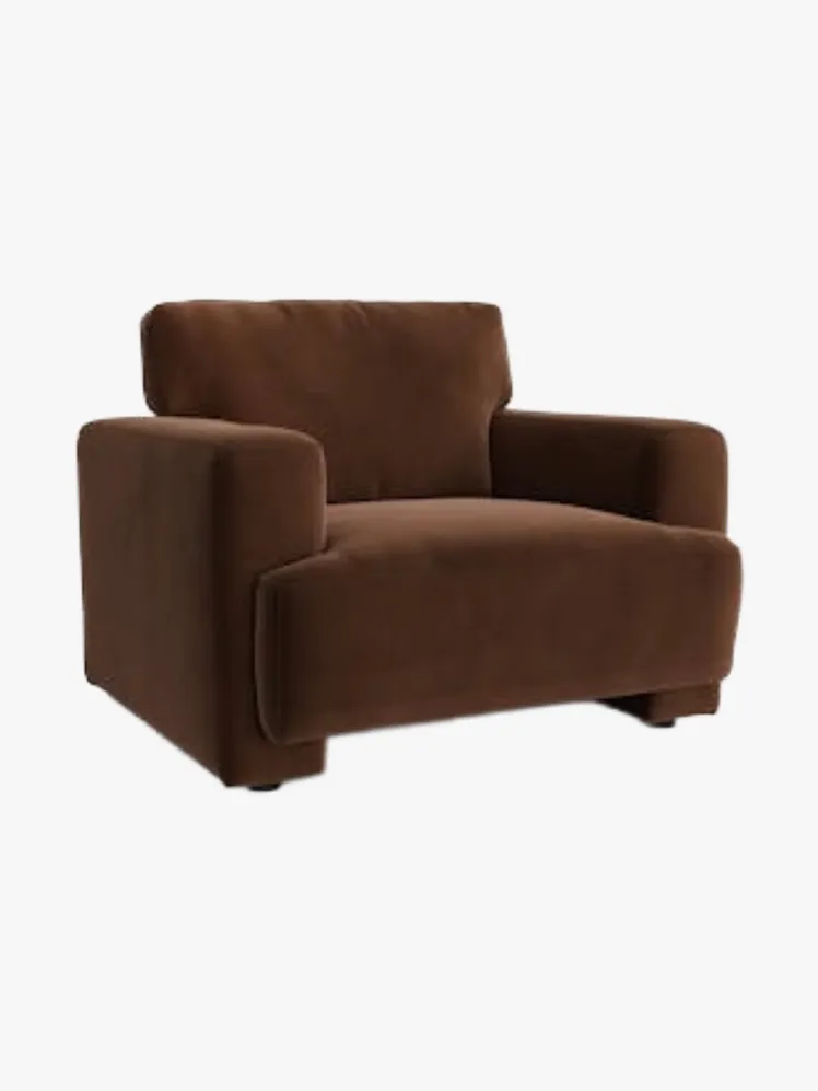 Sanctuaries of Sedentary Sophistication: Curated Comfort for the Discerning Reader 42
