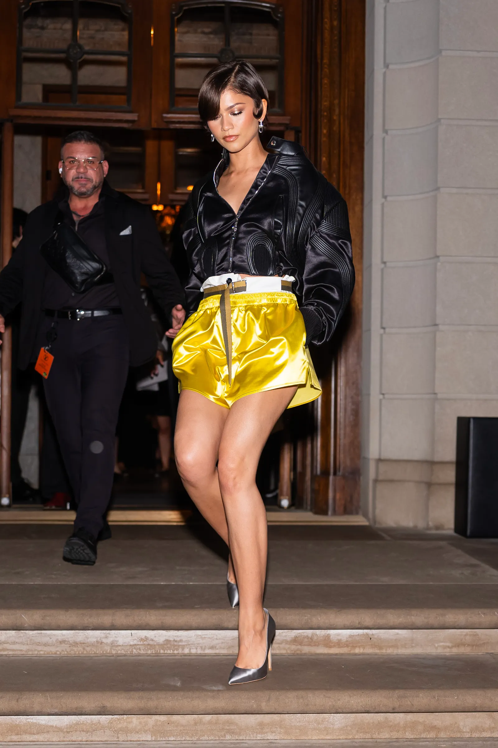 Zendaya's Resort 2027 Enthusiasm: A Louis Vuitton Ensemble to Cherish 7