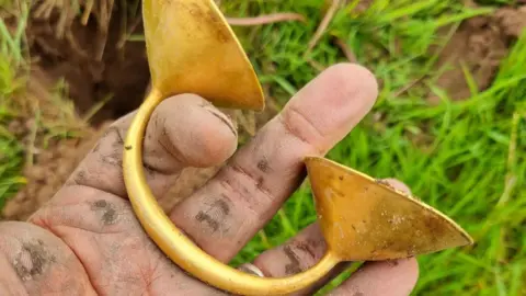 From Kiln to Culture: £150k Unlocks Ancient Bronze Age Adornment's Legacy 18
