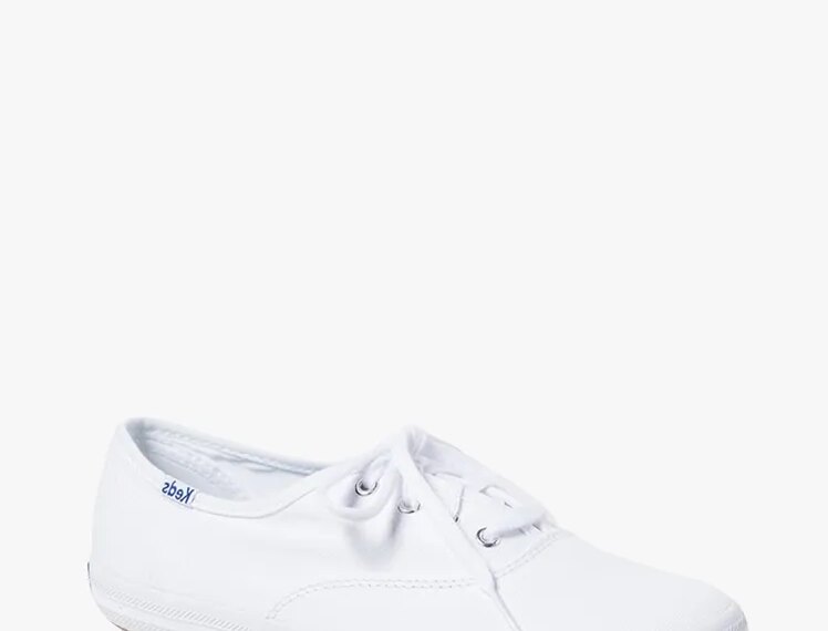 Effortless Summertime Style: Curated Sneaker Ensembles for Endless Season Appeal