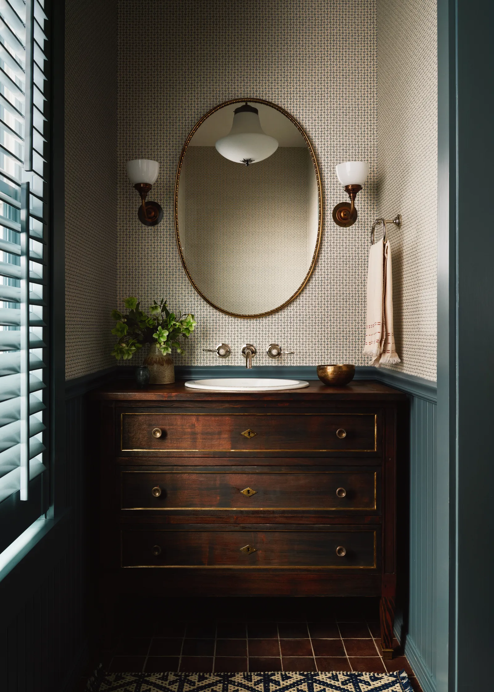 Island Elegance: A Martha's Vineyard Haven Rooted in Timeless Craftsmanship 30