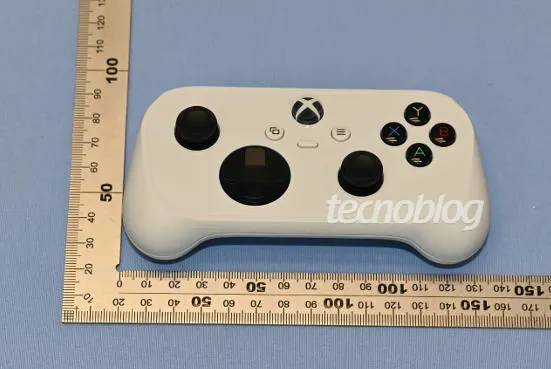 Microsoft's Next-Gen Xbox Cloud Gaming Controller Surfaces in Leaked Images 4
